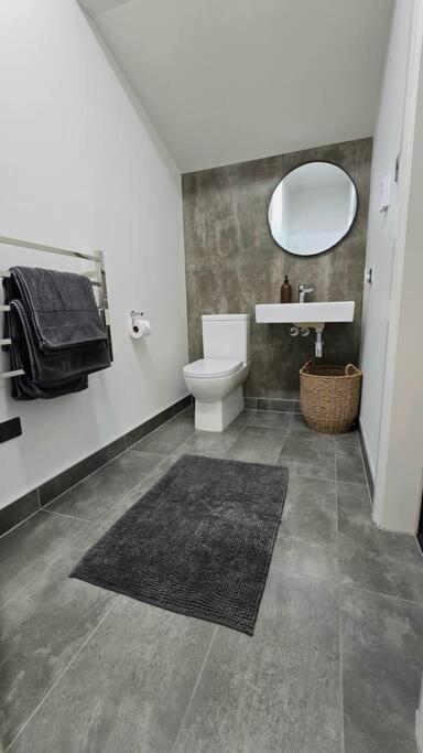 Apartment 5 - Haddin Court - Modern Loft Style 블레넘 외부 사진