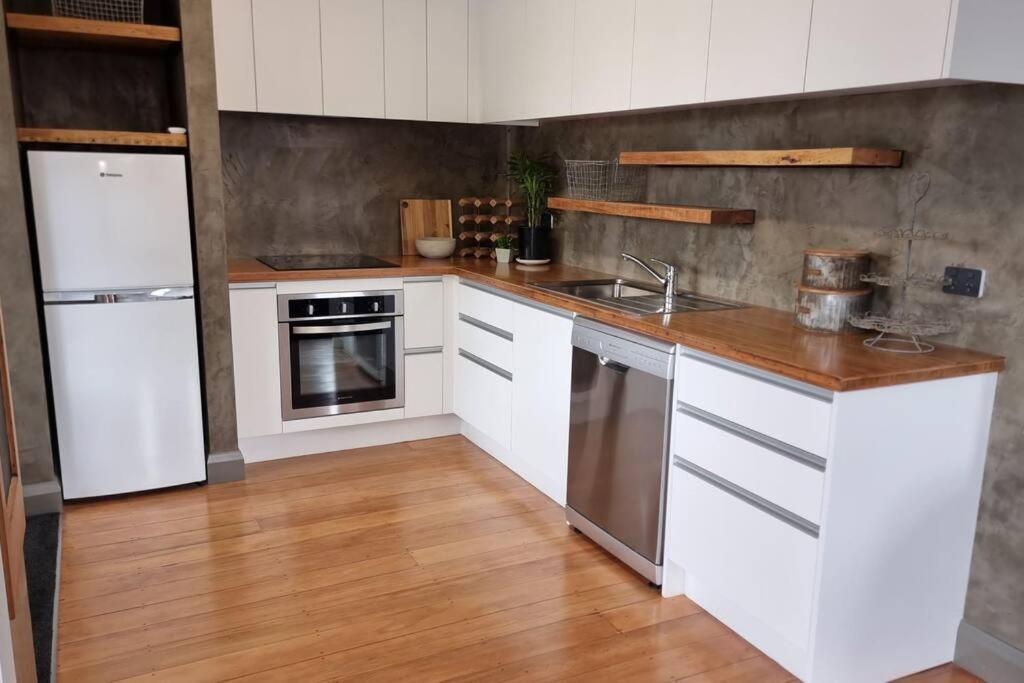 Apartment 5 - Haddin Court - Modern Loft Style 블레넘 외부 사진